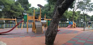 Τοποθέτηση Δαπέδων Ασφαλείας και Καινούργια Όργανα σε Παιδικές Χαρές