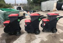 Παραλήφθηκαν 213 νέοι κάδοι και εξοπλισμός καθαριότητας από τον Δήμο Λυκόβρυσης- Πεύκης