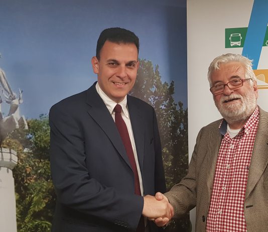 Ο Βασίλης Λυριντζής υποψήφιος με το # Ενωμένο Μαρούσι και τον Γιώργο Καραμέρο