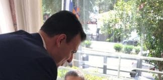 Σε Μονάδα Φροντίδας Ηλικιωμένων για την γιορτή της μητέρας, ο υποψήφιος Δήμαρχος Αμαρουσίου, Γιώργος Καραμέρος