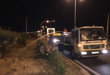 Εθελοντικό πότισμα από το Δήμο Αμαρουσίου στα ελαιόδεντρα που φυτεύτηκαν στα πλάγια της Λ. Μαραθώνος μετά την καταστροφική πυρκαγιά