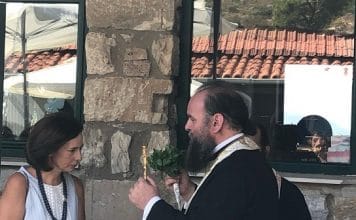 Στους αγιασμούς του Ειδικού Δημοτικού Σχολείου Πεντέλης και του 2ου Γυμνασίου-Λυκείου Κηφισιάς, η Αντιπεριφερειάρχης Βορείου Τομέα Λουκία Κεφαλογιάννη