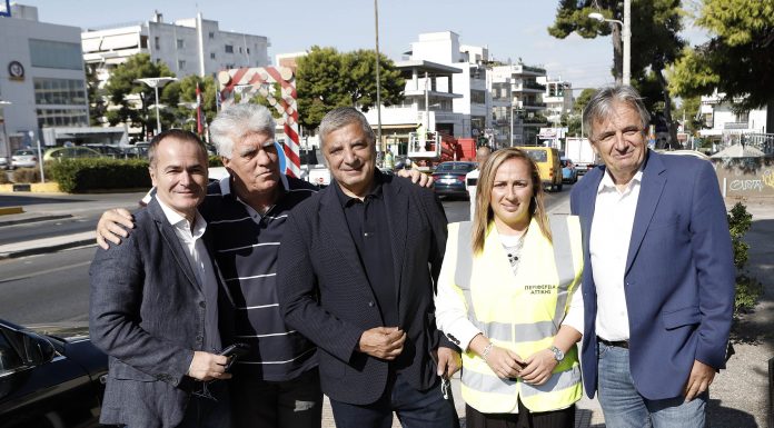 Ξεκίνησε η Περιφέρεια Αττικής το ξήλωμα των παράνομων διαφημιστικών πινακίδων σε κεντρικές λεωφόρους