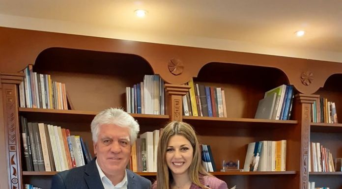 Συνάντηση Δημάρχου με την Υφυπουργό Παιδείας Συνάντηση Δημάρχου με την Υφυπουργό Παιδείας