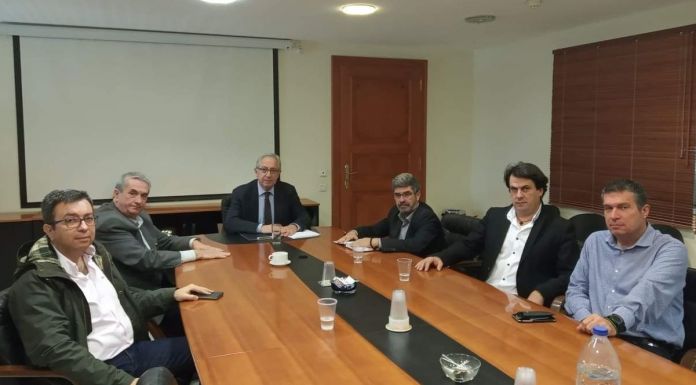 Συνάντηση του Δημάρχου Αμαρουσίου Θ. Αμπατζόγλου με τον Αστυνομικό Δ/ντή της Υποδ/νσης Ασφαλείας Β.Α. Αττικής Ιων. Λιανουδάκη και τον Διοικητή Ασφαλείας Αμαρουσίου Φ. Τσελέπη