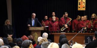 Στον εορτασμό των Θεοφανίων και στην κοπή πίτας του Συλλόγου Αθμονέων ο Δήμαρχος Αμαρουσίου Θεόδωρος Αμπατζόγλου