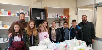 Μεγάλη ποσότητα φαρμάκων παρέδωσαν μαθητές του Δημοτικού Σχολείου της «Ελληνοαγγλικής Αγωγής» στο Κοινωνικό Φαρμακείο του Δήμου Αμαρουσίου