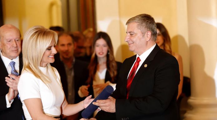 Στην απονομή των δημοσιογραφικών βραβείων Μπότση ο Περιφερειάρχης Αττικής Γ. Πατούλης-Απένειμε το βραβείο περιφερειακού ρεπορτάζ Στην απονομή των δημοσιογραφικών βραβείων Μπότση ο Περιφερειάρχης Αττικής Γ. Πατούλης-Απένειμε το βραβείο περιφερειακού ρεπορτάζ