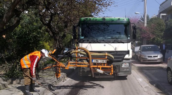 Θ. Αμπατζόγλου: «Επισκευάζουμε τις λακκούβες στους δρόμους μας ταχύτατα και αποτελεσματικά»