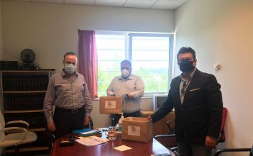 Με μια συμβολική κίνηση οι Αντιδήμαρχοι Κηφισιάς είπαν το δικό τους «ευχαριστώ» στους γιατρούς και τους νοσηλευτές