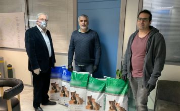 Θ. Αμπατζόγλου: «Αυτές τις δύσκολες ώρες νοιαζόμαστε και για τους μικρούς αδέσποτους φίλους μας»
