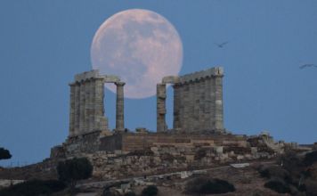 Το μεγαλύτερο και πιο φωτεινό φεγγάρι του φετινού έτους θα εμφανιστεί απόψε στις 9μμ