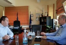 Επίσκεψη του Κυβερνητικού Εκπροσώπου Στέλιου Πέτσα στο Δημαρχείο Διονύσου και συνάντησή του με το Δήμαρχο Γιάννη Καλαφατέλη