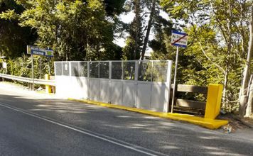 Εργασίες βαψίματος στη γέφυρα του ΟΣΕ στη Λεωφόρο Χελμού στον Άγιο Στέφανο