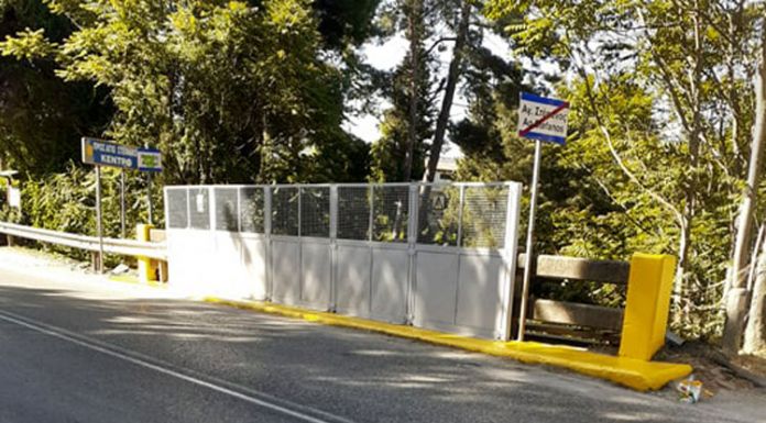 Εργασίες βαψίματος στη γέφυρα του ΟΣΕ στη Λεωφόρο Χελμού στον Άγιο Στέφανο