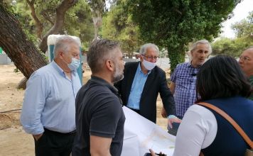 Αυτοψία του Δημάρχου Αμαρουσίου Θεόδωρου Αμπατζόγλου στο έργο ανάπλασης της πλατείας Ηρώων