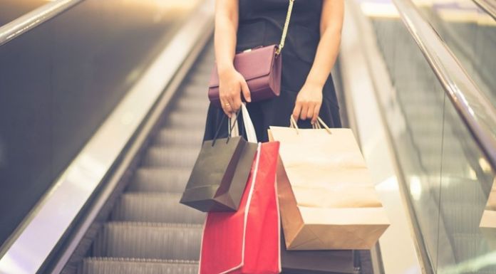 Ποια καταστήματα είναι ανοιχτά από σήμερα