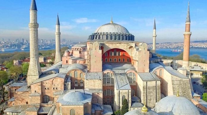 Ψήφισμα διαμαρτυρίας του Δημοτικού Συμβουλίου Αμαρουσίου για τη μετατροπή της Αγίας Σοφιάς σε τζαμί