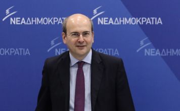 Κωστής Χατζηδάκης: «Τα κέρδη της ΔΕΗ δείχνουν την πρόοδο που έχει γίνει- Η προσπάθεια συνεχίζεται»