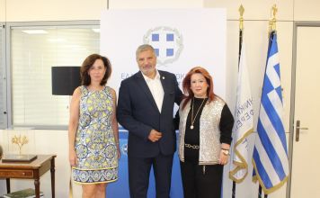 Ο Περιφερειάρχης Αττικής Γ. Πατούλης υπέγραψε την απόφαση για έργα ενεργειακής αναβάθμισης σχολικών κτιρίων στο Δήμο Ν. Ιωνίας, παρουσία της Δημάρχου Δ. Θωμαΐδου