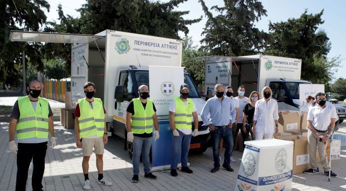 Είκοσι δύο φορτηγά με είδη πρώτης ανάγκης για τους πληγέντες στη Θεσσαλία, συγκεντρώθηκαν στη δράση της Περιφέρειας Αττικής σε συνεργασία με το «Όλοι Μαζί Μπορούμε»