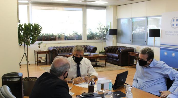 Έπεσαν οι υπογραφές για έργα ενεργειακής αναβάθμισης στα Γυμνάσια Άνοιξης και Δροσιάς, προϋπολογισμού 500.000 ευρώ