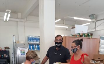 Μεγάλη διανομή νωπού κοτόπουλου από το Δήμο Αμαρουσίου προς τους ωφελούμενους του Επιχειρησιακού Προγράμματος ΤΕΒΑ
