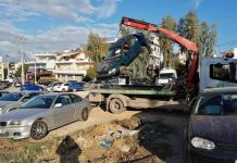 Καθαρίζονται στάσεις, καφάο, φρεάτια, γίνεται αφαίρεση γκράφιτι. Εντατικοποιείται το πρόγραμμα καθαρισμού της πόλης