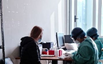 Οι Κινητές Ομάδες Επίσκεψης στο Σπίτι (ΚΟΕΣ) της Περιφέρειας Αττικής και του ΙΣΑ πραγματοποίησαν εκατοντάδες διαγνωστικά τεστ για τον Covid-19