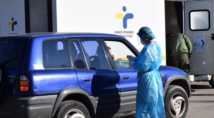 Με μεγάλη συμμετοχή τα drive through rapid tests στη Νέα Ιωνία