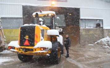 Επί ποδός και σε πλήρη επιχειρησιακή κινητοποίηση βρίσκονται επί 3 συνεχόμενες μέρες τα συνεργεία Πολιτικής Προστασίας της Περιφέρειας Αττικής