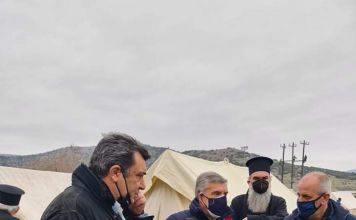 Είδη πρώτης ανάγκης για τους σεισμοπαθείς παρέδωσε κλιμάκιο της Περιφέρειας Αττικής