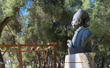 Κατάθεση στεφάνων στην προτομή του ήρωα της Ελληνικής Επανάστασης στο Δήμο Παπάγου-Χολαργού