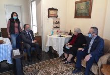 Επίσκεψη Γ. Κουμουτσάκου στον ξενώνα «Η Φοίβη» στο Χολαργό με αφορμή την Παγκόσμια Ημέρα της Γυναίκας