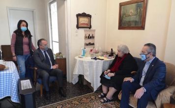 Επίσκεψη Γ. Κουμουτσάκου στον ξενώνα «Η Φοίβη» στο Χολαργό με αφορμή την Παγκόσμια Ημέρα της Γυναίκας