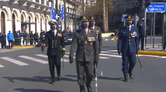 Εντυπωσιακή η παρέλαση σήμερα στο κέντρο της Αθήνας (βίντεο)