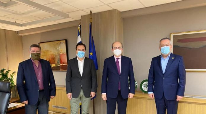 Συνάντηση του Δημάρχου Παπάγου-Χολαργού, Η. Αποστολόπουλου, με τον Κ. Χατζηδάκη