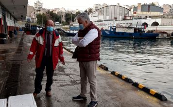 Επίσκεψη Δημάρχου Αγίας Παρασκευής στην Ιχθυόσκαλα Κερατσινίου
