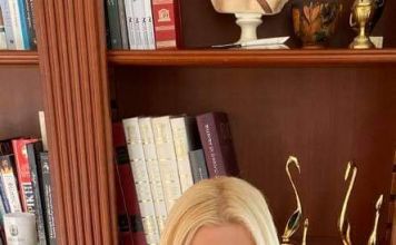 Συγχαρητήρια Μαρίνας Πατούλη Σταυράκη προς Έλληνα Υπουργό Εξωτερικών