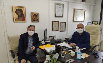 Σε ελάχιστο χρόνο πλέον η αντικατάσταση της άδειας οδήγησης: Δήμος Ηρακλείου Αττικής και Περιφέρεια συζητούν πώς θα βελτιώσουν την εξυπηρέτηση του δημότη