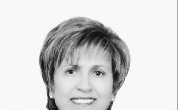 Απάντηση της Προέδρου της Σχολικής Επιτροπής Πρωτοβάθμιας Εκπαίδευσης του Δήμου Αμαρουσίου Ελένης Βλάχου Σταματάκη στο Γ. Καραμέρο