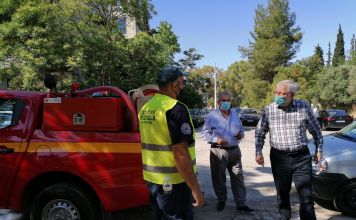 Αυτοψία του Δημάρχου Αμαρουσίου Θεόδωρου Αμπατζόγλου σε εργασίες αποψιλώσεων στην περιοχή της Αγίας Φιλοθέης