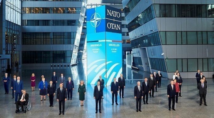 ΤΑ ΑΠΟΤΕΛΕΣΜΑΤΑ ΤΗΣ ΣΥΣΚΕΨΗΣ ΚΟΡΥΦΗΣ ΤΩΝ ΧΩΡΩΝ ΤΟΥ ΝΑΤΟ ΣΤΙΣ ΒΡΥΞΕΛΛΕΣ, άρθρο του Υποναυάρχου ε.α. Στέλιου Φενέκου