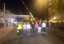 Τοποθετήθηκε το κατάστρωμα της πεζογέφυρας στην πλατεία Πέτρουλα