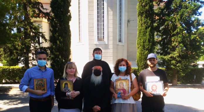 Προσφορά τροφίμων σε δύο ενορίες πραγματοποίησε ο “Δήμος Μπροστά” Προσφορά τροφίμων σε δύο ενορίες πραγματοποίησε ο “Δήμος Μπροστά”