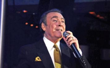 «Έφυγε» από τη ζωή ο μεγάλος Έλληνας τραγουδιστής Τόλης Βοσκόπουλος