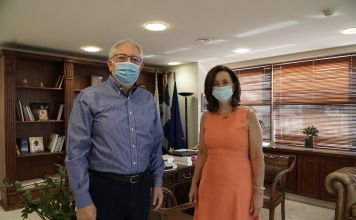 Tο Πρόγραμμα Επιβράβευσης Ανακύκλωσης Πολιτών “THE GREEN CITY” της Περιφέρειας και του ΕΔΣΝΑ στη συνάντηση του Δημάρχου Θ. Αμπατζόγλου με την Αντιπεριφερειάρχη του Β. Τομέα Λ. Κεφαλογιάννη