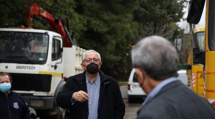 Επίσκεψη του Δημάρχου Αμαρουσίου Θεόδωρου Αμπατζόγλου, παραμονές Πρωτοχρονιάς, στο Αμαξοστάσιο του Δήμου