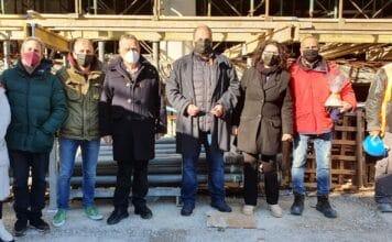 Οι ευχές και το χριστουγεννιάτικο μήνυμα του δημάρχου Χαλανδρίου από το εργοτάξιο του νέου δημαρχείου