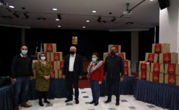 30 κιβώτια με είδη πρώτης ανάγκης προσέφερε η εταιρία “Smilekiosk” στο Κοινωνικό Παντοπωλείο του Δήμου Αμαρουσίου